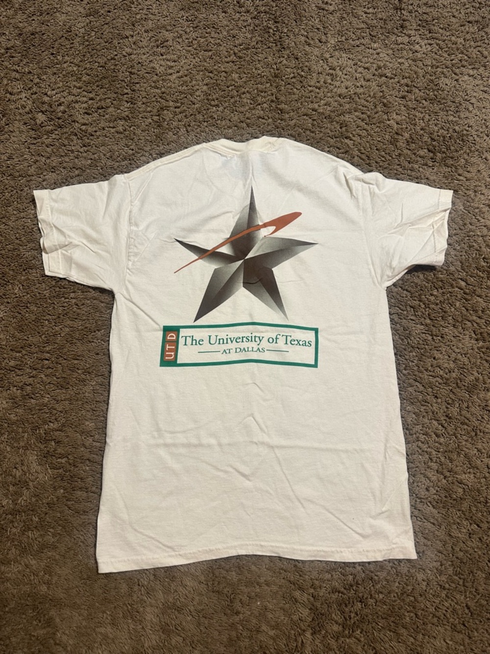 Vintage NCAA University of Texas at Dallas “off-white” shirt 2001 size medium